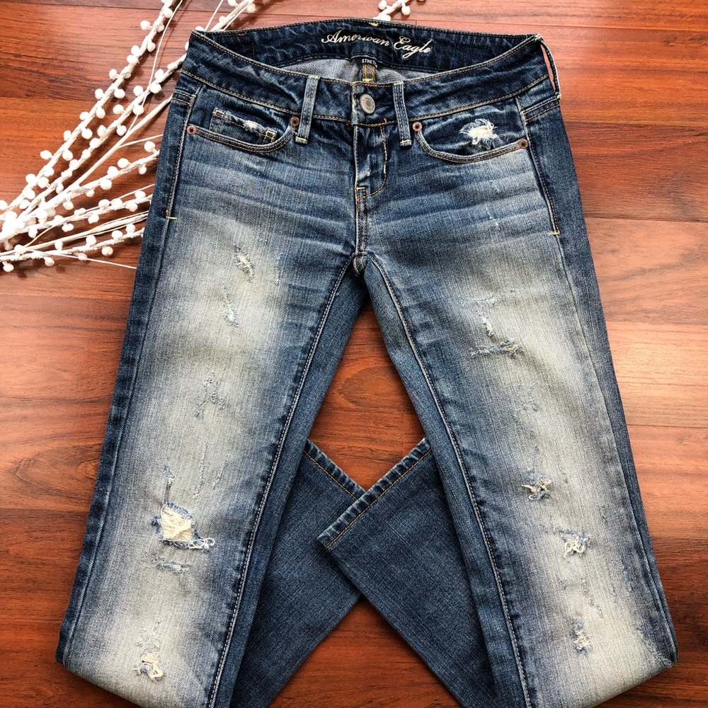American Eagle medium wash distressed skinny jeans